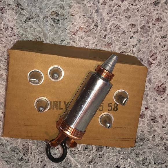 Vintage Mirro cookie , cake decorating set with multiple tips, lightly used - Picture 5 of 9